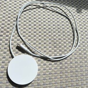 Wireless charger for Apple phones!